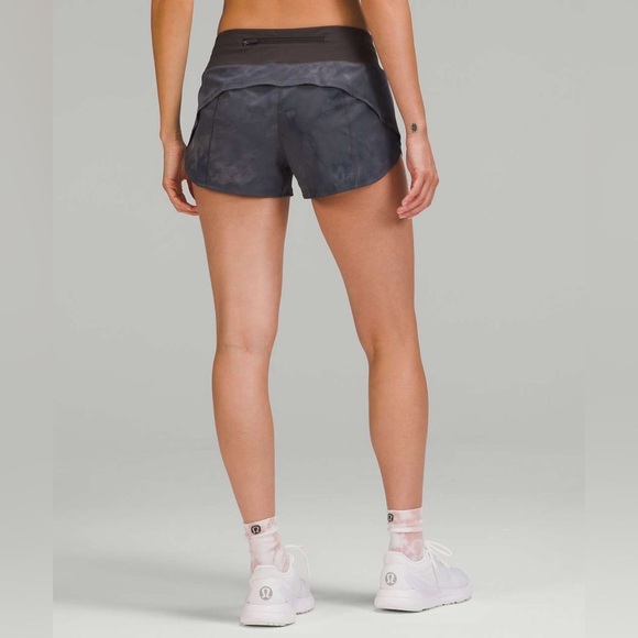 A Lululemon 🍋 Speed Up Low-Rise Lined Short 2.5" - Picture 4 of 5